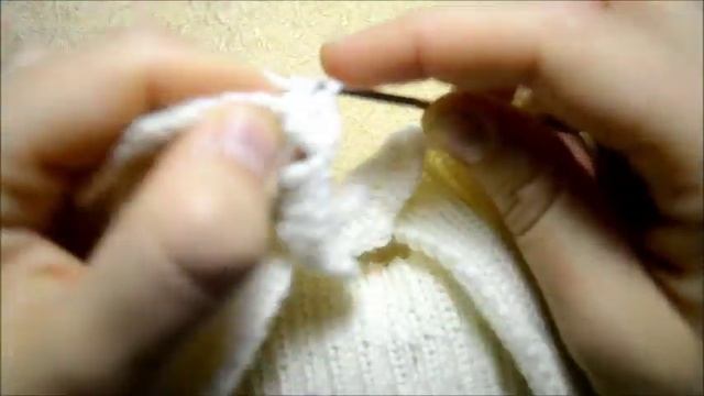 Вяжем детскую манишку
