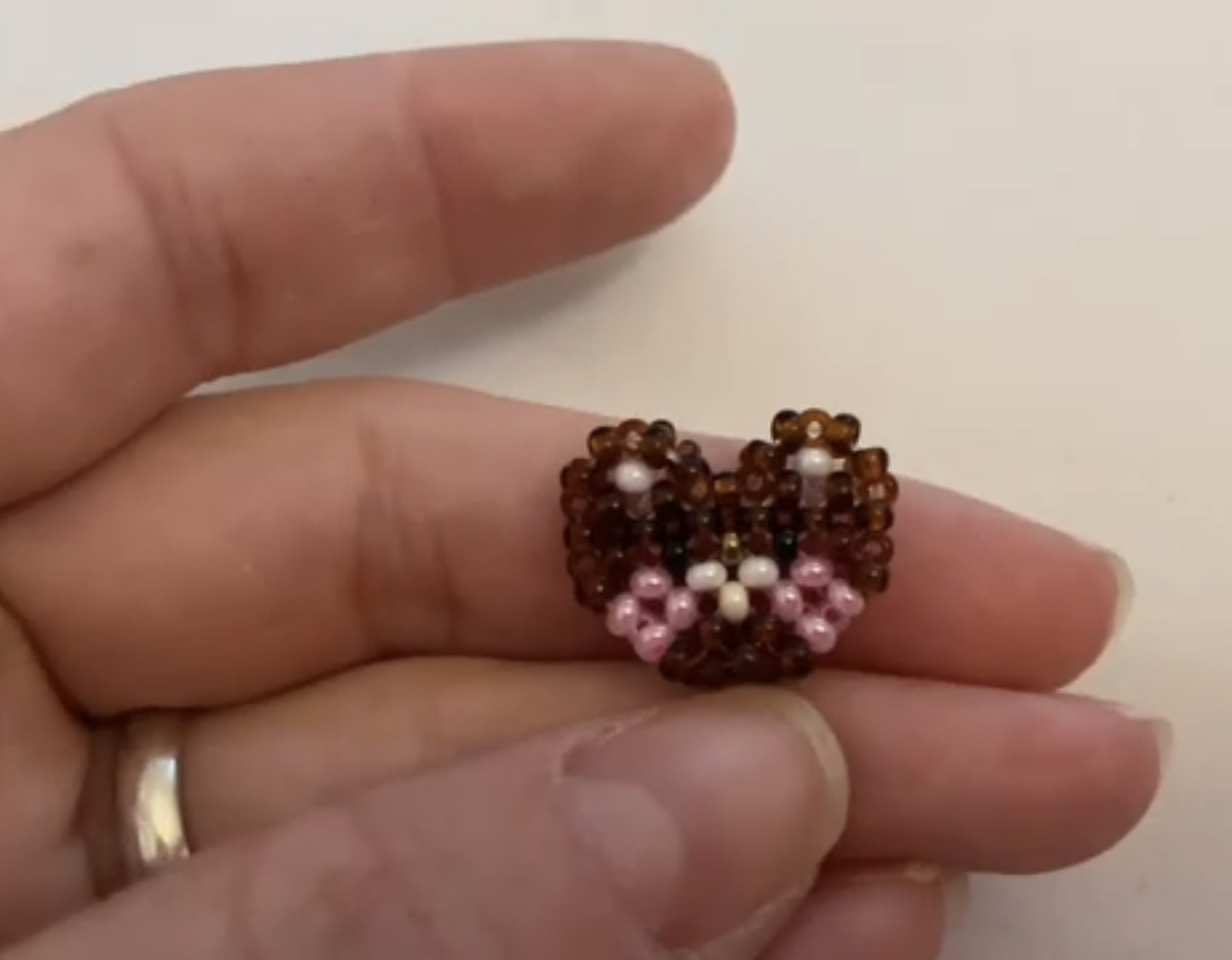 Мишка мордочка из бисера Минифигурка в технике крестик смотреть онлайн