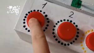 Развивающая игрушка для детей своими руками / DIY Пташечка [Поделка из картона]