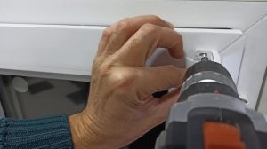 Установка рулонных штор.