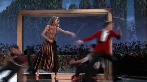 Taylor Swift - Blank Space Live at the American Music Awards