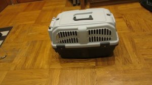 ОНЛАЙН ТРЕЙД.РУ — Переноска MPS SKUDO 2 с металлической дверцей и замком, серая 55х36х35h см