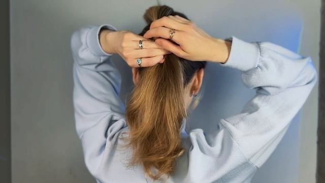 ЛАЙФХАК ДЛЯ ДЕВУШЕК: КАК СДЕЛАТЬ ОБЪЕМНЫЙ ХВОСТ ?? Hair hack: voluminous ponytail