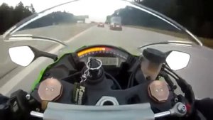 Едешь такой 300 км ч, а тут откуда не возьмись Audi RS6