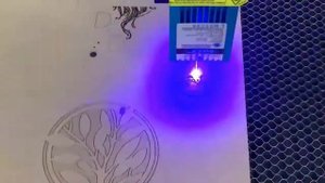 FEUNGSAKE 6550 Лазерный гравер станок 100*100 с AliExpress. Сборка, обзор, тест