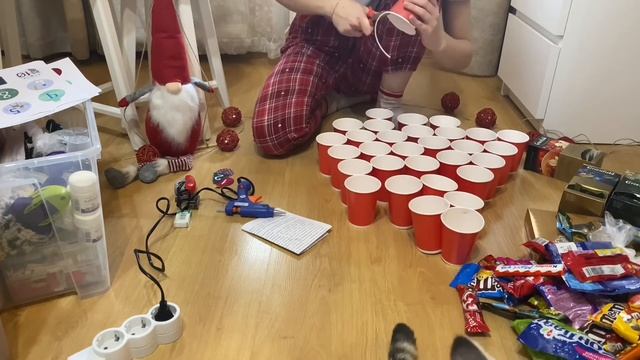 DIY: АДВЕНТ КАЛЕНДАРЬ СВОИМИ РУКАМИ/НАЧИНАЕМ ПОДГОТОВКУ К НОВОМУ ГОДУ/СОЗДАЕМ ПРАЗДНИК САМИ смотреть онлайн