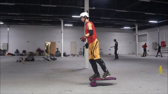 Трюки на балансборде от Романа / Balance board tricks смотреть онлайн