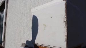 Третий этап работ, декор Фасада штукатуркой "Короед" и монтаж лепнины из "КЕРАМОБЕТОНА"