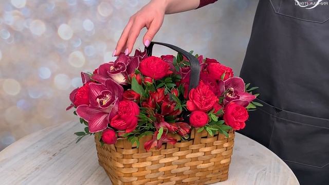 Обзор на корзину с красными цветами «Искушение» смотреть онлайн