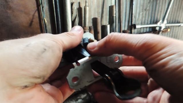 Ремонт ограничителя двери Subaru Forester SF смотреть онлайн