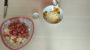 САЛАТ из ЛАПШИ быстрого приготовления с колбасой