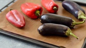 Лютеница с баклажанами по болгарски