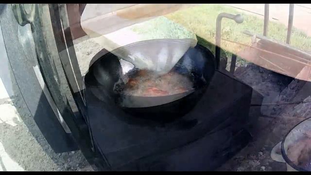 ЖАРЕНАЯ КАРТОШКА С КУРИНЫМИ КРЫЛЬЯМИ  В КАЗАНЕ  (ОЧЕНЬ ПРОСТОЙ РЕЦЕПТ)