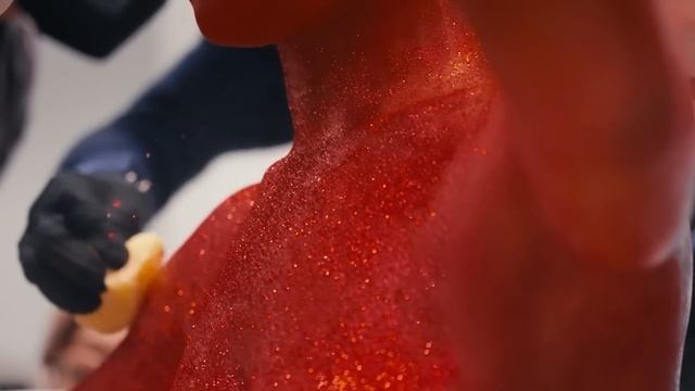 Doja Cat Gets Ready for Schiaparelli Wearing Stunning Red Outfit & 30,000 Crystals | Vogue France смотреть онлайн