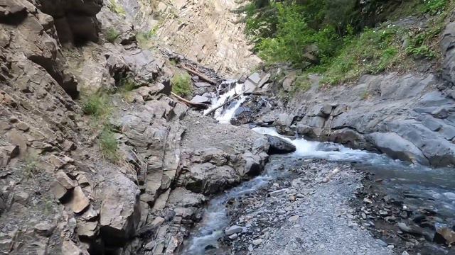 Одно из самых красивых мест в Дагестане. Зрыхский водопад. смотреть онлайн