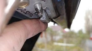 Стучит крышка багажника автомобиля. Основная причина.