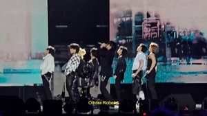 Blackpink Lisa & Stray Kids performance @ Gala des pièces jaunes - Paris Accor Arena | Fancam