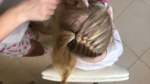 Красивая прическа за 5 минут / Коса снизу, коса сверху соединяющиеся в высоком хвосте косе