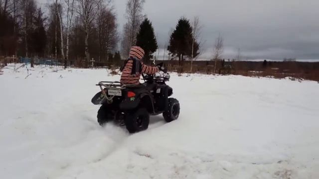 Не едет детский квадроцикл. Квадрик зимой.