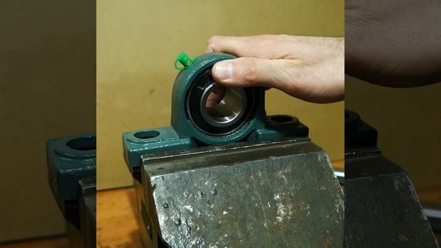 Как извлечь подшипник из корпуса #shorts смотреть онлайн