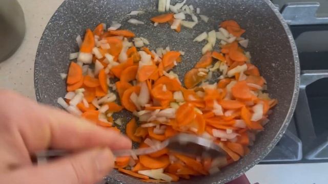 Гости будут просить еще Эклеры с печеночным паштетом и луковым конфитюром