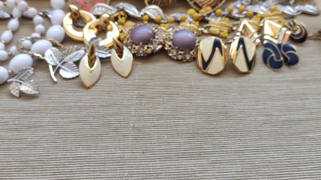 3. Распаковка лота с eBay. Swarovski, Monet, Coro, Eisenberg, Sarah Coventry, Lisner... смотреть онлайн