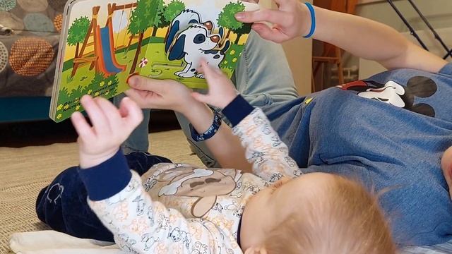 Чем заняться с новорожденным на улице и дома? Гимнастика, прогулки, чтение для малышей. смотреть онлайн