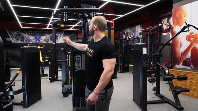 Обзор силового тренажера Bronze Gym M05 002A Баттерфляй Задняя дельта смотреть онлайн