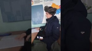 Как списывать с телефона на уроке без палева