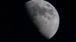 Луна через телескоп в прямом  фокусе Bresser nat geo76/700 eq canon 650d + 3x кратная линза Барлоу.