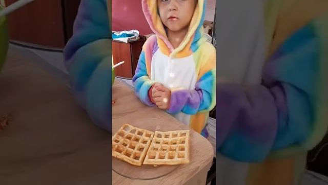 Очень вкусные ВАФЛИ о Киры) смотреть онлайн