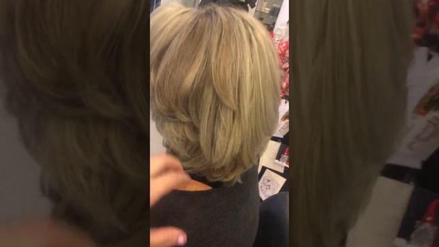 White highlights blond hair color