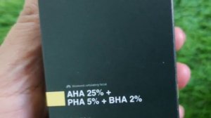 *New* Minimalist Peeling Solution *Non Sponsored * AHA 25 %|| PHA 5% || BHA 2%, Live Clips Inside