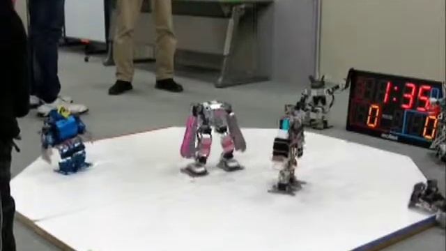 Битва роботов казань видео. Битва роботов в Японии. Роботы из битвы роботов. Битва роботов сумоистов.