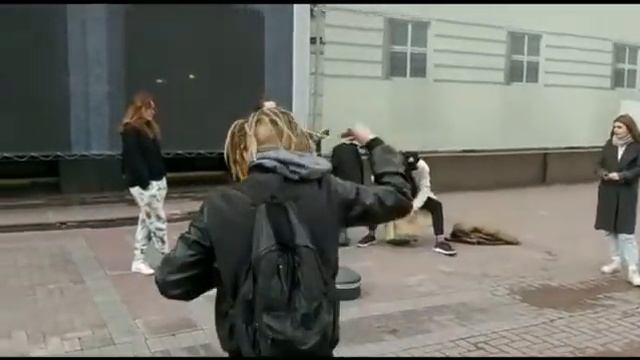 Немного танца с Арбата 9.05.21 под.кавер на трек @Noize MC смотреть онлайн