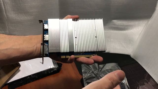 Распаковка Видеокарты INTEL DG1-4G 4096Mb ASUS смотреть онлайн