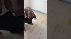 Шпаклёвка полов деревянных, у себя в доме в первый раз!!