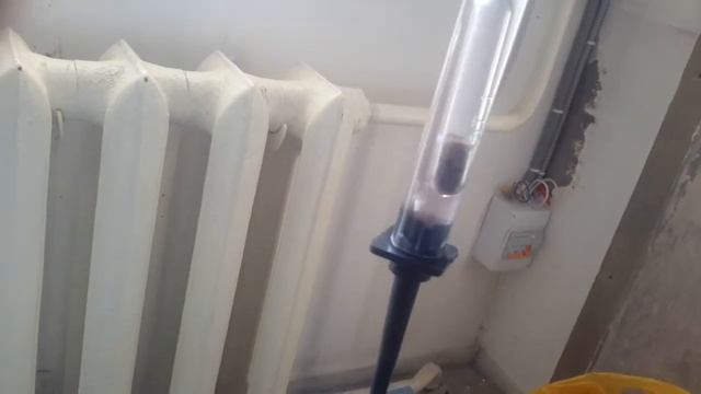 Дозаправка водой аккумулятора Solite ч 3. смотреть онлайн