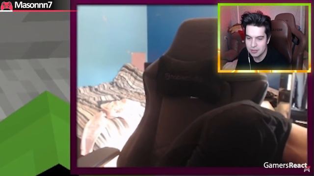 РЕАКЦИЯ НА САМЫЕ ТУПЫЕ ФЕЙЛЫ ПО ИГРЕ МАЙНКРАФТ!