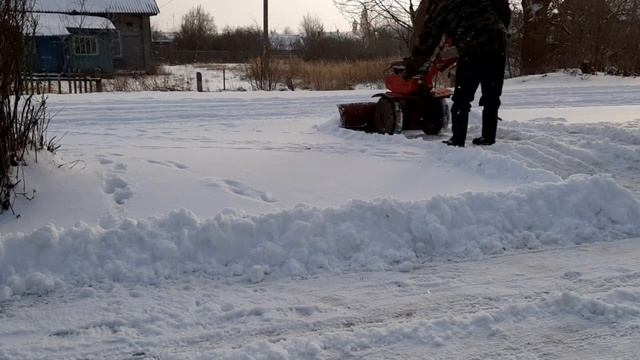 Чистим снег лёгким мотоблоком ASILAK смотреть онлайн