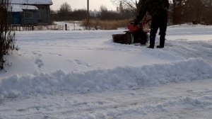 Чистим снег лёгким мотоблоком ASILAK