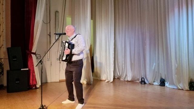 Какая зажигательная песня на концерте.