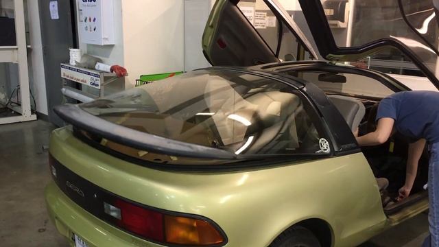Rear Hatch Struts on Toyota Sera EXY10 смотреть онлайн