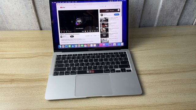 รีวิว MacBook Air M1 ใช้ดี ตัดต่อสบายไม่ต่างจาก M2 ลำโพงดี ปล่อย 18,500 บาท смотреть онлайн