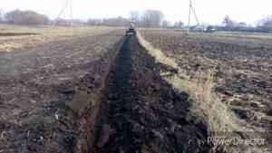 Вспашка огорода на зиму!Трактором Беларус с плугом!