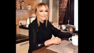 Юлия НАЧАЛОВА РАССТАЛАСЬ с возлюбленным