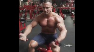 Качаем грудные мышцы RU GYM