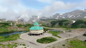 Камчатка. Дачные горячие источники. Медведь /Kamchatka. Country hot springs. Bear