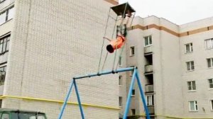 Солнышко на качелях!!!