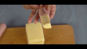 Легкая в приготовление Закуска из Сосиски и Сыра на шпажках с Кетчупом и горчицей Easy to prepare